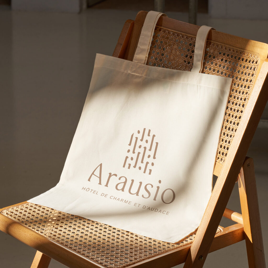 Arausio tote bag